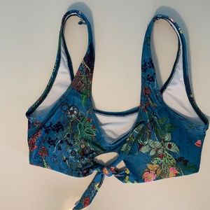Brand new never worn front tier bikini top